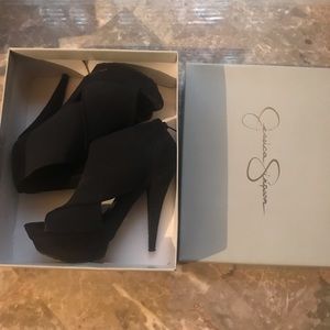 Jessica Simpson size 9